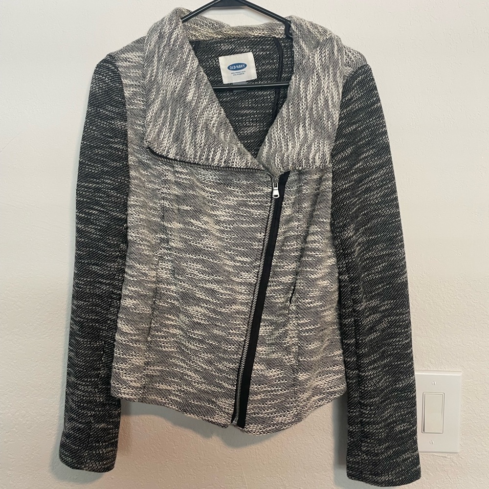 Black & White Zip-up Jacket
